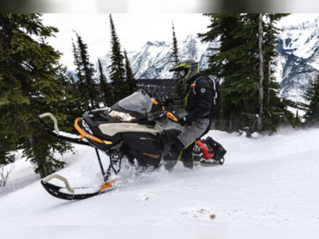 Expedition SWT 600R. All the new Ski Doo Utility models for sale here in Gasoline Alley Red Deer Alberta 2022 Ski Doo Expedition SWT Rotax®